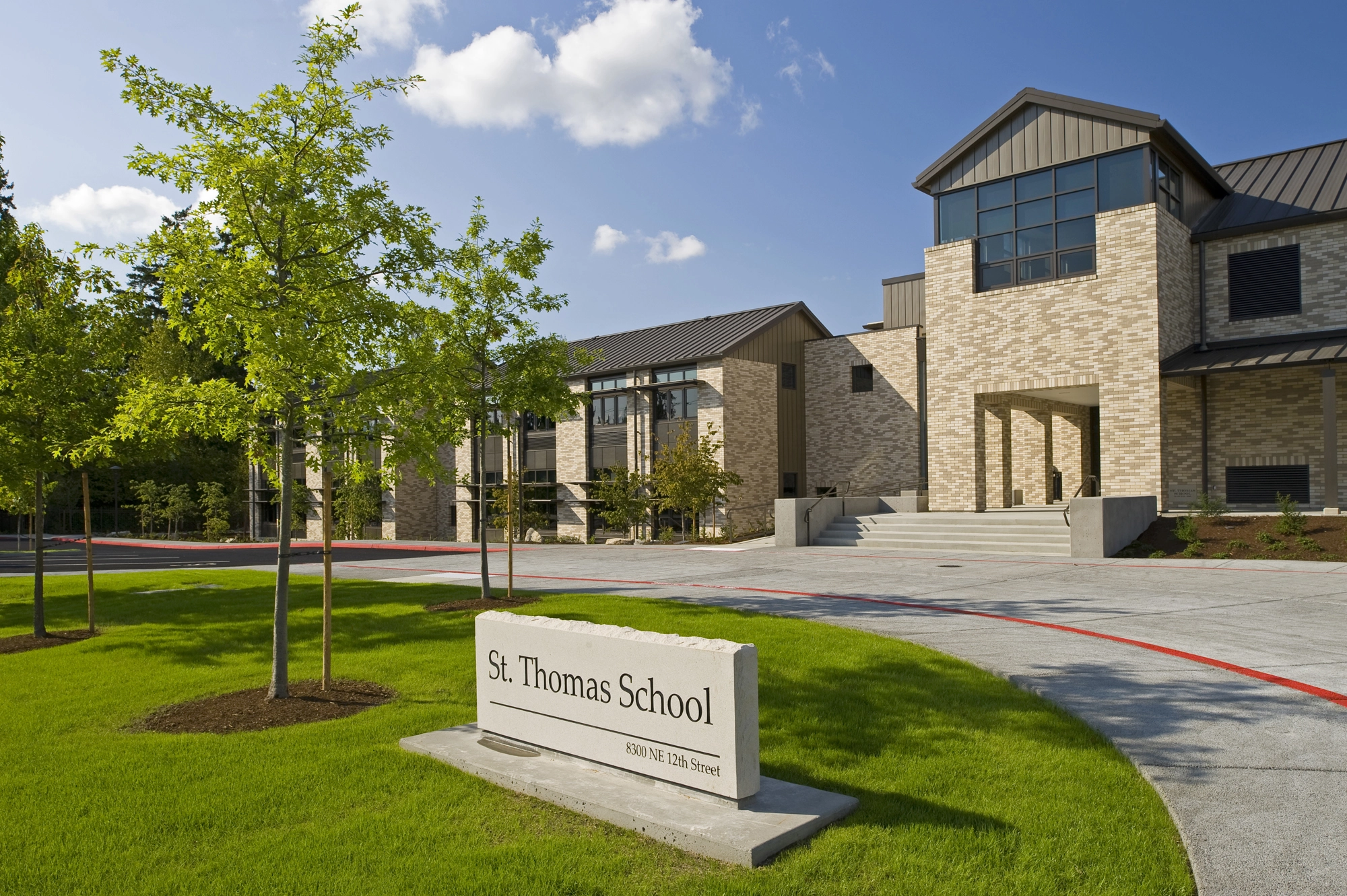 St Thomas School exterior