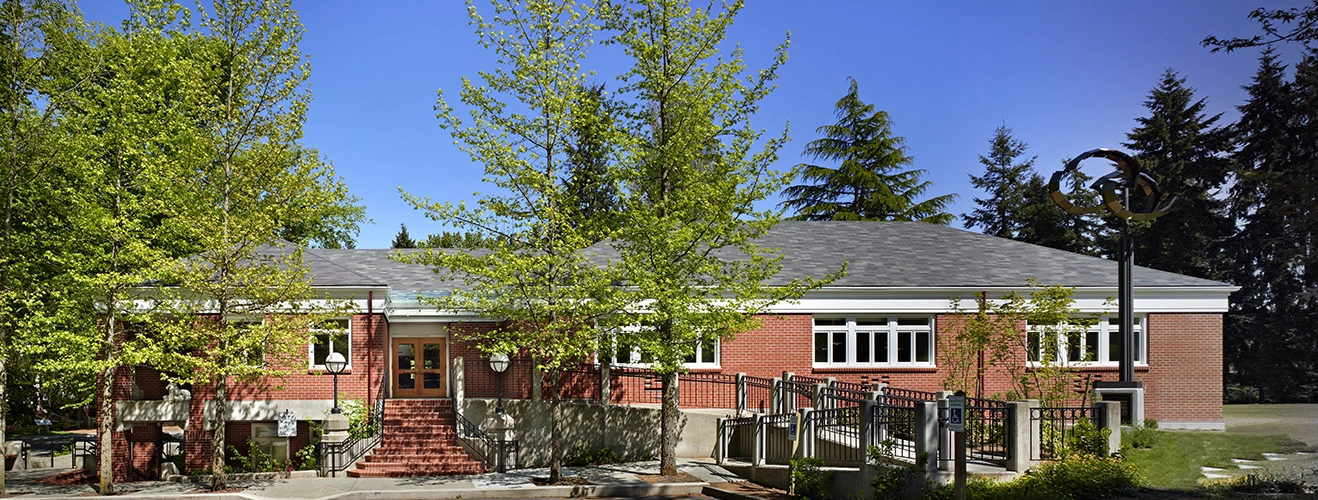 Lakeside Allen-Gates Hall