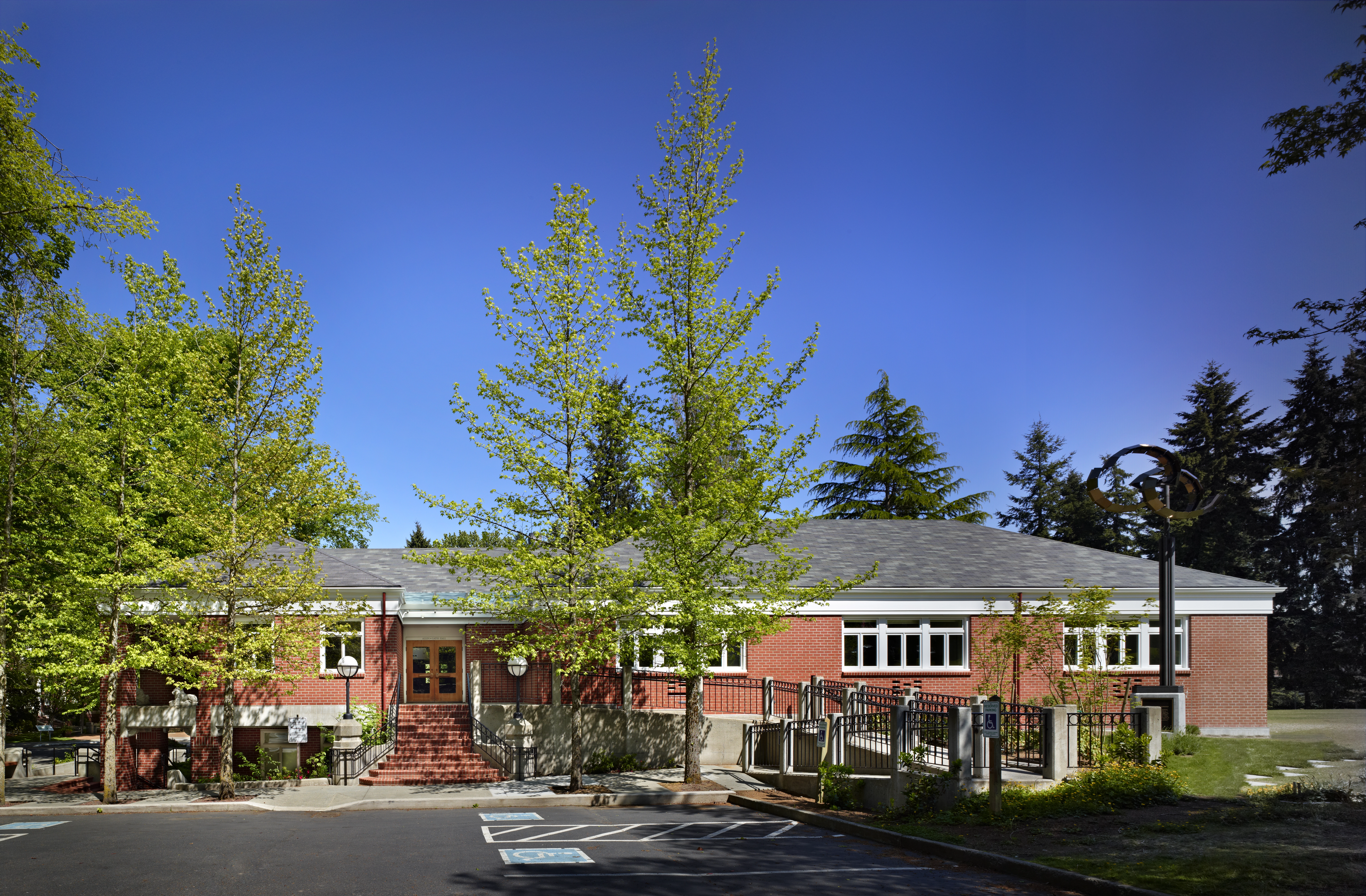 Lakeside Allen-Gates Hall