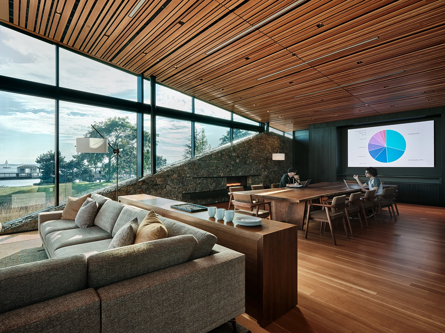 Expedia Prow interior