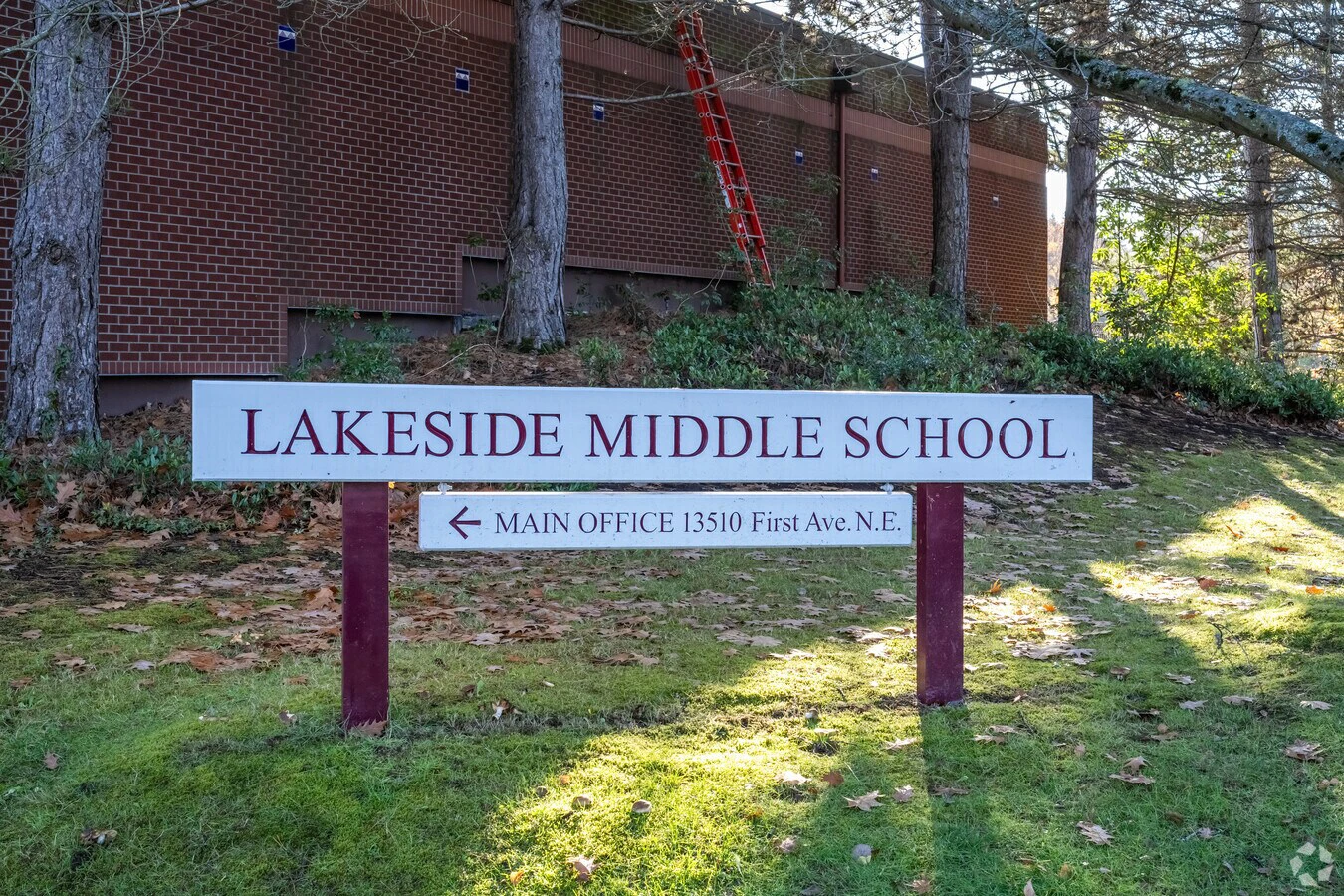 Lakeside School Middle School signage