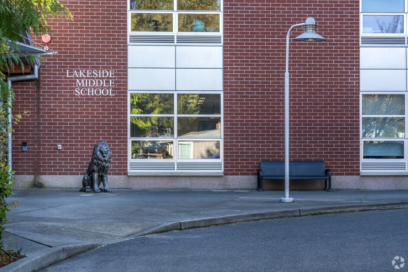 Lakeside School Middle School entrance